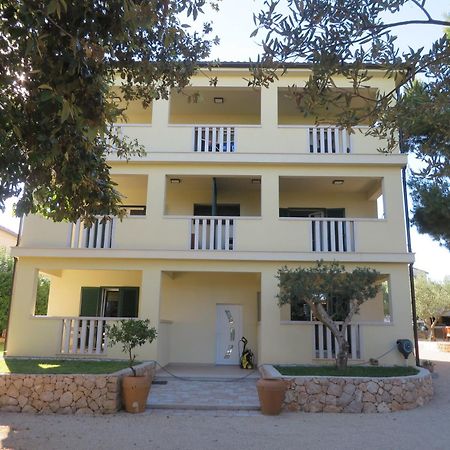 Apartmani Mara Pakoštane Exterior foto