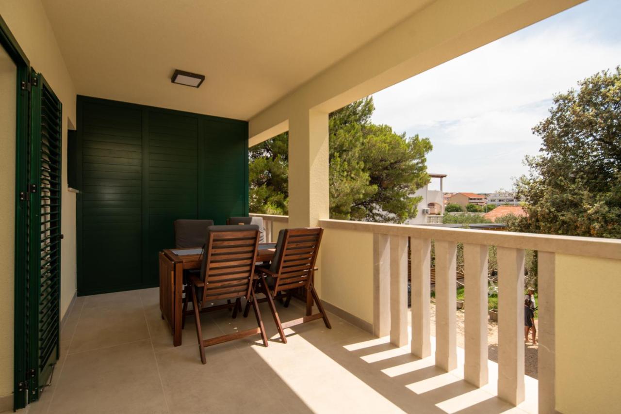 Apartmani Mara Pakoštane Exterior foto