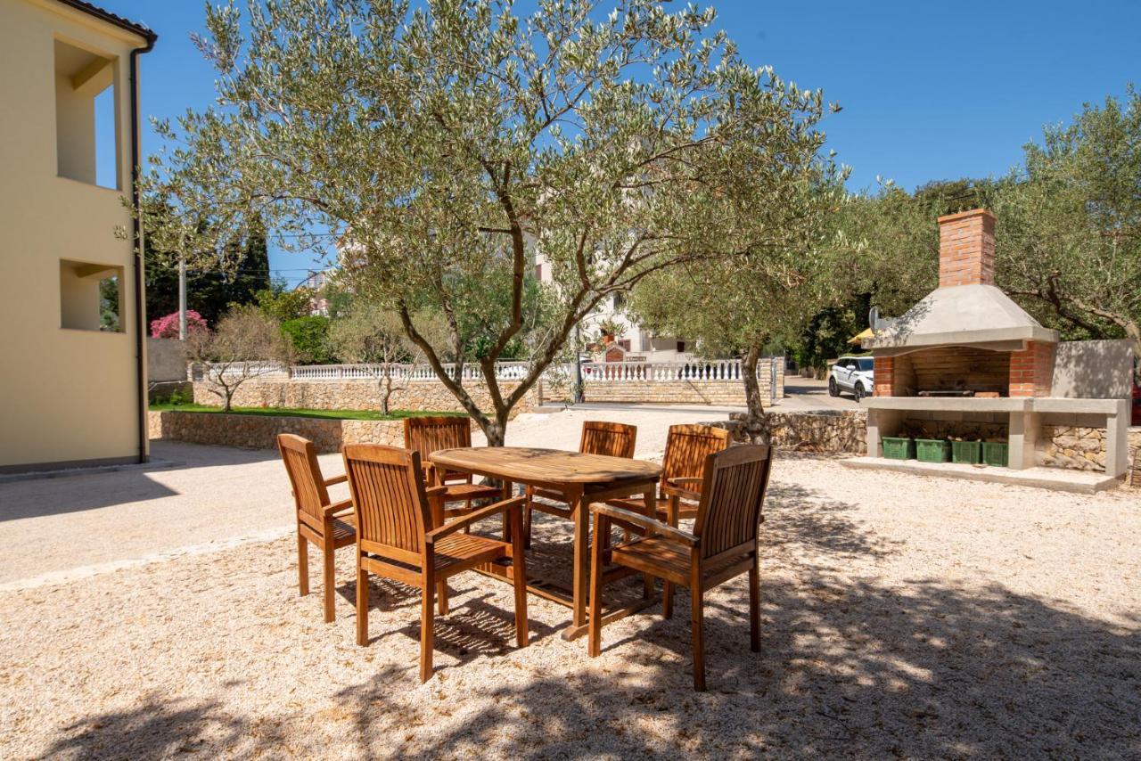 Apartmani Mara Pakoštane Exterior foto